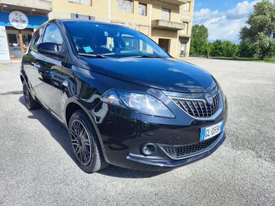 Lancia Ypsilon 5 porte S&S Hybrid Silver Nero usata Serino