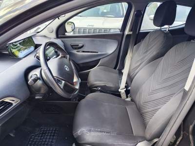 Lancia Ypsilon 5 porte S&S Hybrid Silver Nero usata Serino