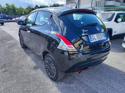 Lancia Ypsilon 5 porte S&S Hybrid Silver Nero usata Serino