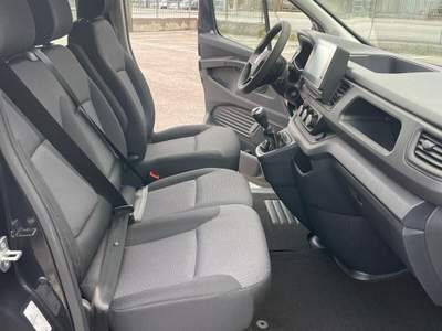 Renault Trafic BluedCi 110CV 9 POSTI Equilibre IVA INCLUSA Grigio usata Serino