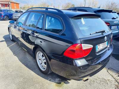 BMW Serie 3 318d 320 318d turbodiesel cat Touring Eletta Nero usata Serino