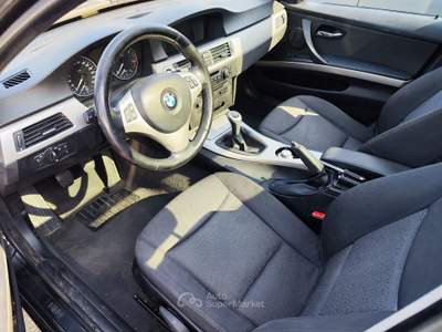 BMW Serie 3 318d 320 318d turbodiesel cat Touring Eletta Nero usata Serino