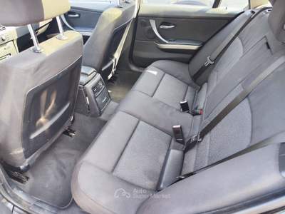 BMW Serie 3 318d 320 318d turbodiesel cat Touring Eletta Nero usata Serino