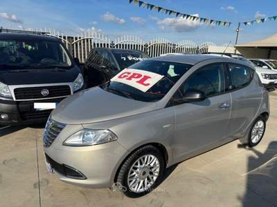 Lancia Ypsilon 5P GPL Ecochic Gold Grigio usata Qualiano