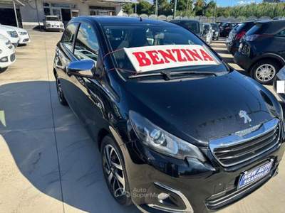 Peugeot 108 5 porte Allure Nero usata Qualiano