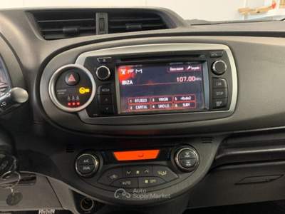 Toyota Yaris Benzina Lounge 5 Porte Bianco usata Qualiano