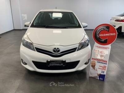 Toyota Yaris Benzina Lounge 5 Porte Bianco usata Qualiano