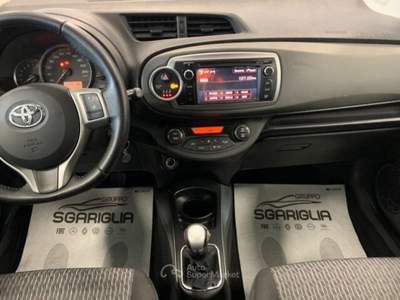 Toyota Yaris Benzina Lounge 5 Porte Bianco usata Qualiano