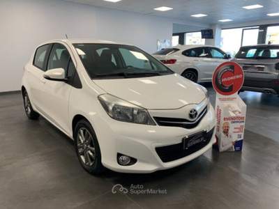 Toyota Yaris Benzina Lounge 5 Porte Bianco usata Qualiano