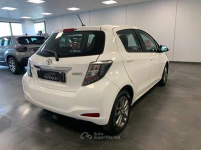 Toyota Yaris Benzina Lounge 5 Porte Bianco usata Qualiano