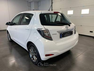 Toyota Yaris Benzina Lounge 5 Porte Bianco usata Qualiano