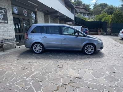 Opel Zafira 1.9 TDCI COSMO NEO PATENTATI Grigio usata Perugia