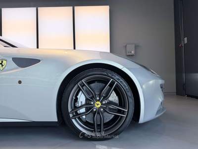 Ferrari FF 6.3 V12 DCT Argento usata Venaria Reale
