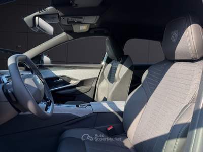 Peugeot 3008 Hybrid 145 e-DCS6 GT Bianco usata Napoli
