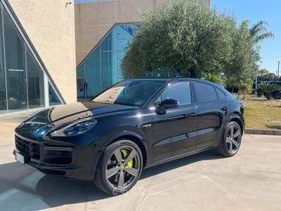 Porsche Cayenne Coupè 4.0 V8 Turbo S E-Hybrid Nero usata Gela