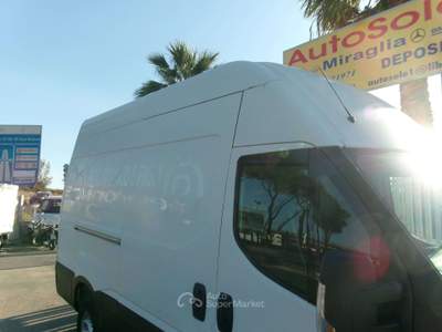 Iveco Daily 35S13 2.3 130CV E5 FURGONE P.3520 H3 Bianco usata Giugliano in Campania