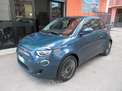 Fiat 500 500e Berlina 42 kWh La Prima Blu/Azzurro usata Striano