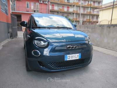 Fiat 500 500e Berlina 42 kWh La Prima Blu/Azzurro usata Striano