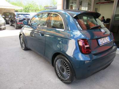 Fiat 500 500e Berlina 42 kWh La Prima Blu/Azzurro usata Striano