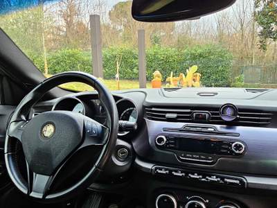 Alfa Romeo Giulietta Sempre tagliandata, motore come un orologio Grigio usata Montesarchio