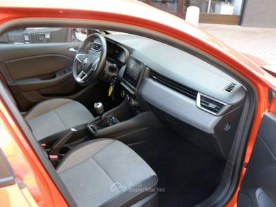Renault Clio Clio V 2023 1.0 sce Evolution 65cv Arancione usata Treviglio