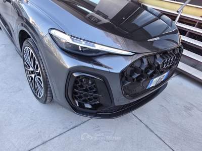 Audi Q5 204 CV quattro S tronic line Grigio usata Brusciano