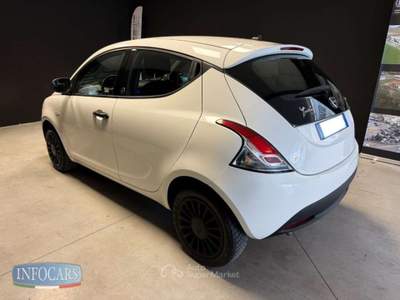 Lancia Ypsilon 1.0 Hybrid 70 cv Ecochic Silver - PROMO Bianco usata Este