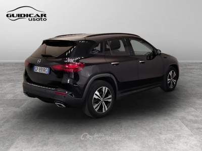 Mercedes-Benz GLA 180 D Progressive Advanced Plus 8G-DCT Nero usata Lucca