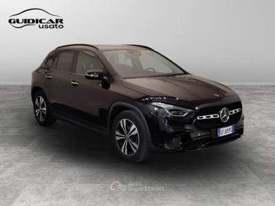 Mercedes-Benz GLA 180 D Progressive Advanced Plus 8G-DCT Nero usata Lucca