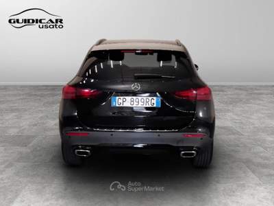 Mercedes-Benz GLA 180 D Progressive Advanced Plus 8G-DCT Nero usata Lucca