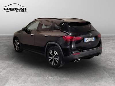 Mercedes-Benz GLA 180 D Progressive Advanced Plus 8G-DCT Nero usata Lucca
