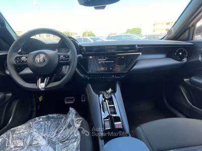 Alfa Romeo Junior Alfa Romeo Junior Hybrid 1.2 145 Cv Sprint Grigio usata Mondragone