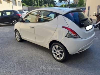 Lancia Ypsilon 5 porte GPL Ecochic Gold Beige usata Vado Ligure