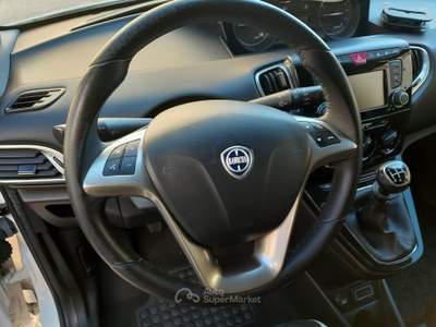 Lancia Ypsilon 5 porte GPL Ecochic Gold Beige usata Vado Ligure