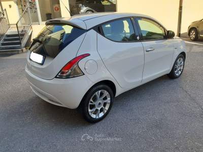 Lancia Ypsilon 5 porte GPL Ecochic Gold Beige usata Vado Ligure