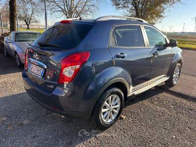 SsangYong Korando Korando 2.0 e-xdi Plus awd 148cv *4x4* Blu/Azzurro usata Inzago