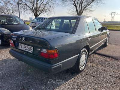 Mercedes-Benz Classe E 2.0 benzina/GPL 90 KW Grigio usata Inzago
