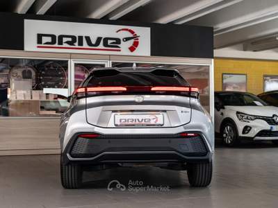 Toyota C-HR 1.8 hev Trend fwd e-cvt Argento usata Seveso