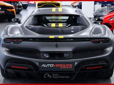 Ferrari 296 296 GTB|FULL CARBON SPEC|LIVREA GIALLO MODENA Grigio usata Vergiate