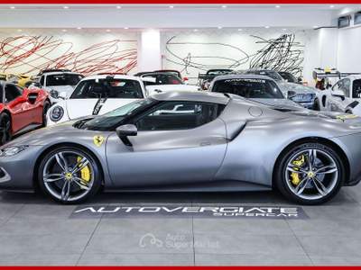 Ferrari 296 296 GTB|FULL CARBON SPEC|LIVREA GIALLO MODENA Grigio usata Vergiate