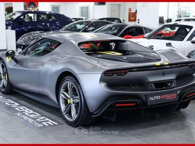 Ferrari 296 296 GTB|FULL CARBON SPEC|LIVREA GIALLO MODENA Grigio usata Vergiate