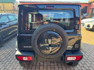 Suzuki Jimny 1.5 L TOP GLX 5 PORTE 4X4 KM0 Nero usata Milano