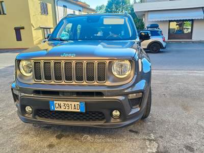 Jeep Renegade Motore ,carrozzeria ed interni pari al nuovo , non fumatore . usata Massa e cozzile