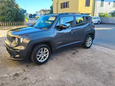 Jeep Renegade Motore ,carrozzeria ed interni pari al nuovo , non fumatore . usata Massa e cozzile