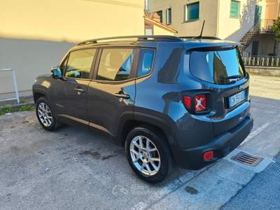 Jeep Renegade Motore ,carrozzeria ed interni pari al nuovo , non fumatore . usata Massa e cozzile