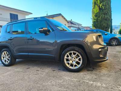 Jeep Renegade Motore ,carrozzeria ed interni pari al nuovo , non fumatore . usata Massa e cozzile