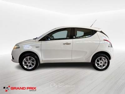 Lancia Ypsilon 0.9 TwinAir 5 porte Metano Ecochic Gold Bianco usata Castenaso