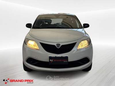 Lancia Ypsilon 0.9 TwinAir 5 porte Metano Ecochic Gold Bianco usata Castenaso