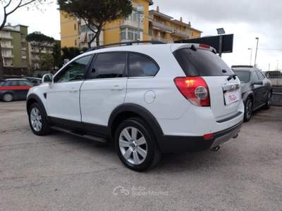 Chevrolet Captiva 2.0 VCDi 150 cv LTZ 4X4 7 POSTI Bianco usata Volla