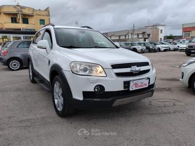 Chevrolet Captiva 2.0 VCDi 150 cv LTZ 4X4 7 POSTI Bianco usata Volla